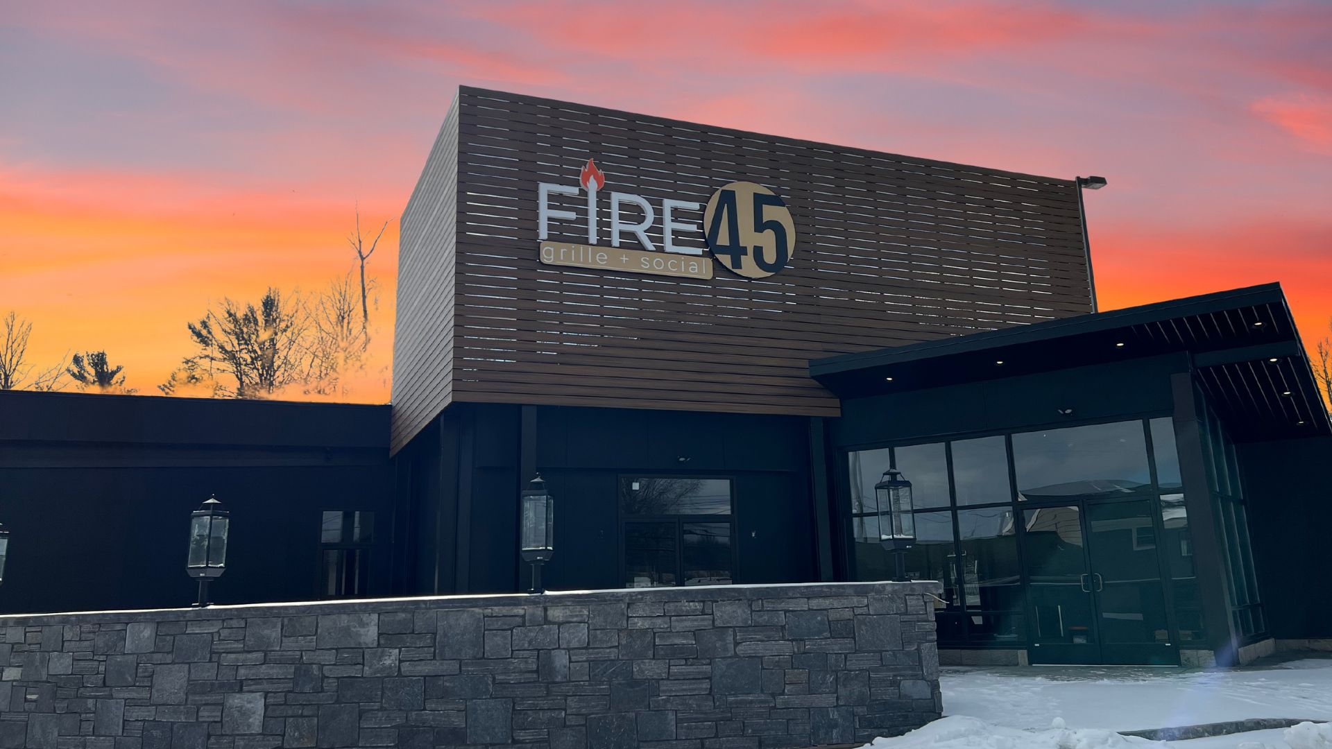 FIRE 45  GRILLE + SOCIAL